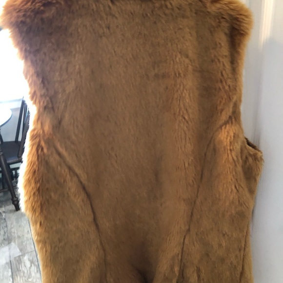 Womens faux fur vest - Picture 2 of 3